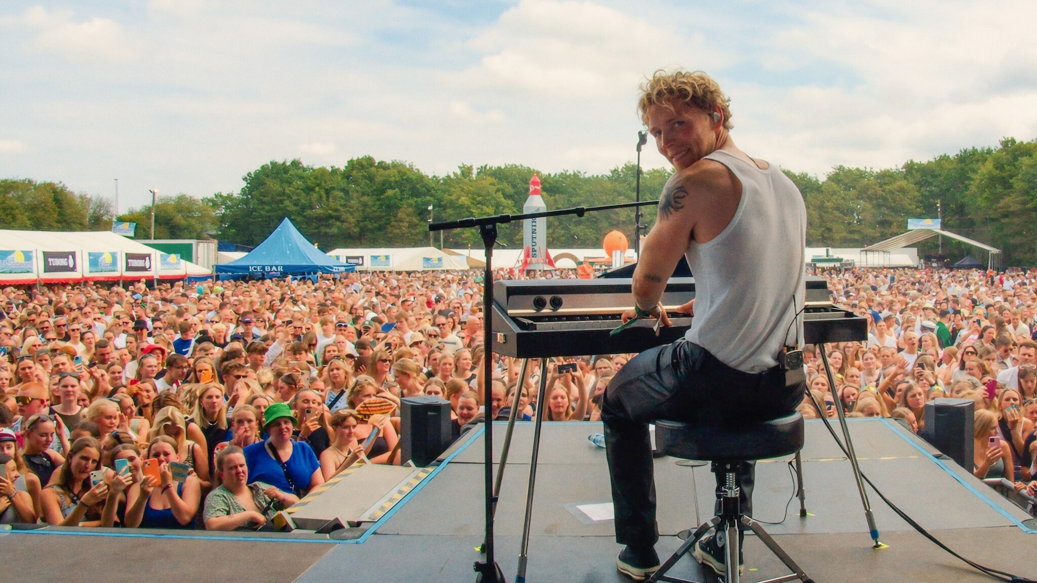 クリストファー: ビューティフル・リアル・ライフ﻿を観﻿る | Netflix