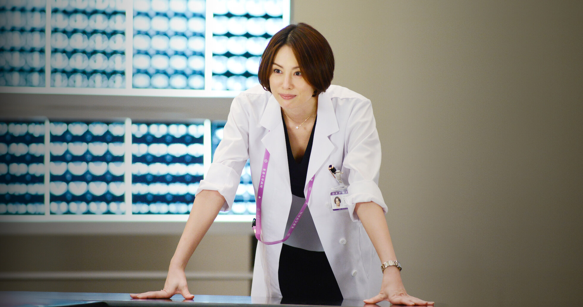 X 医生：外科医生大门未知子》 | Netflix